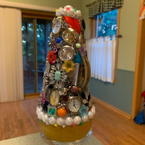 IT’S ABOUT TIME Junkdrawer Tree Handmade Decoration - Picture 5 of 9